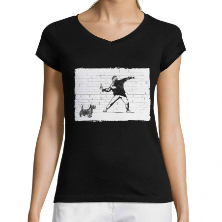 T-shirt femme col V "Banksy...