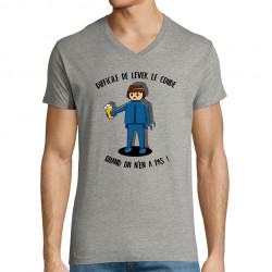 T-shirt homme col V gris chiné Difficile de lever le coude (Gondrax,Alcool,Humour)