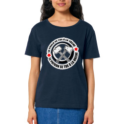 T-shirt femme col large coton bio bleu marine Le prolo se tue à la tâche (Slogans engagés)