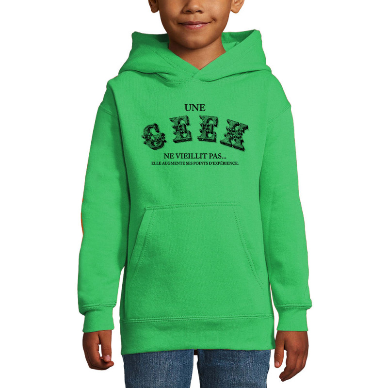 Sweat enfant à capuche vert prairie Une geek ne vieillit pas (Jeux Vidéo / Geek,Humour)
